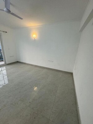 Room in 3.5 BHK Apartment at ATS Le Grandiose, Sector 150 – for Rent
