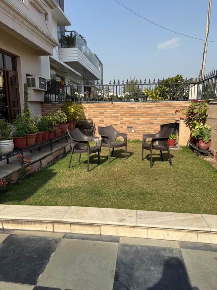 Balcony, dhakoli 3 Bedroom 250 Sq.Yd. Independent House In Dhakoli Zirakpur 10399739
