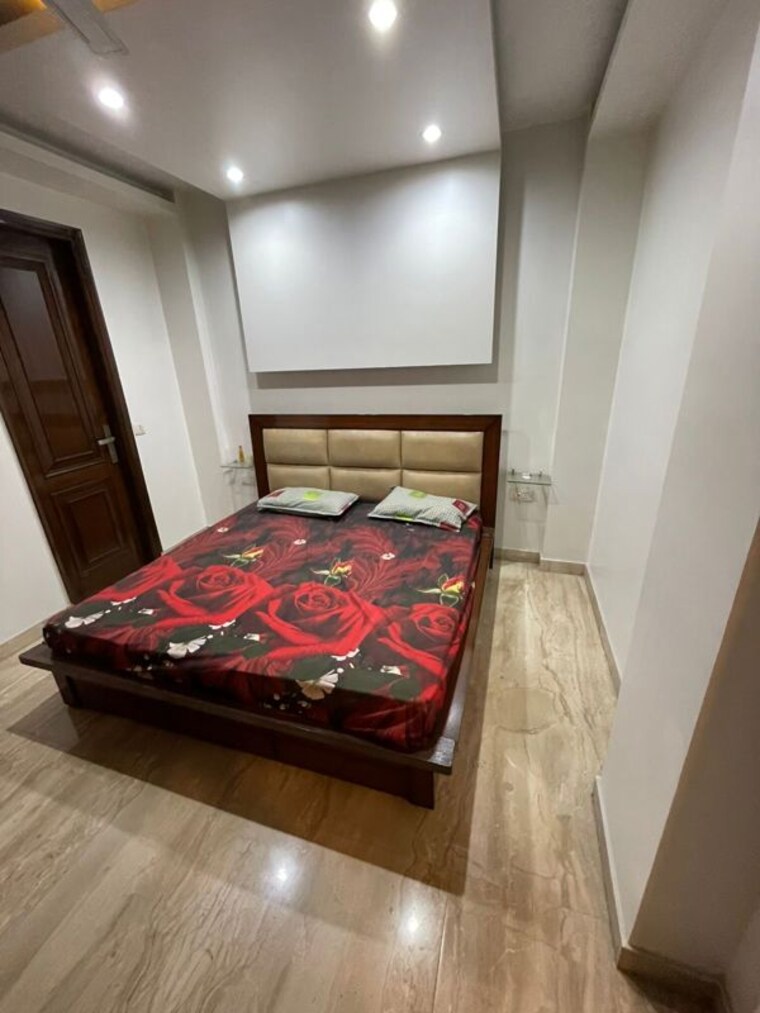 Bedroom, east patel nagar 3 Bedroom 1800 Sq.Ft. Builder Floor In East Patel Nagar Delhi 10383598