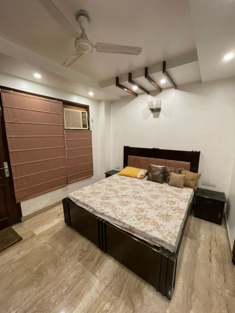 Bedroom, east patel nagar 3 Bedroom 1800 Sq.Ft. Builder Floor In East Patel Nagar Delhi 10383598