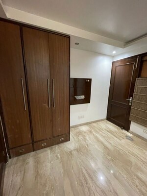 Room in 3 BHK Builder Floor at East Patel Nagar – for Rent