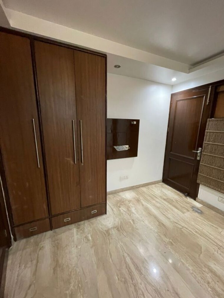 Room, east patel nagar 3 Bedroom 1800 Sq.Ft. Builder Floor In East Patel Nagar Delhi 10383598