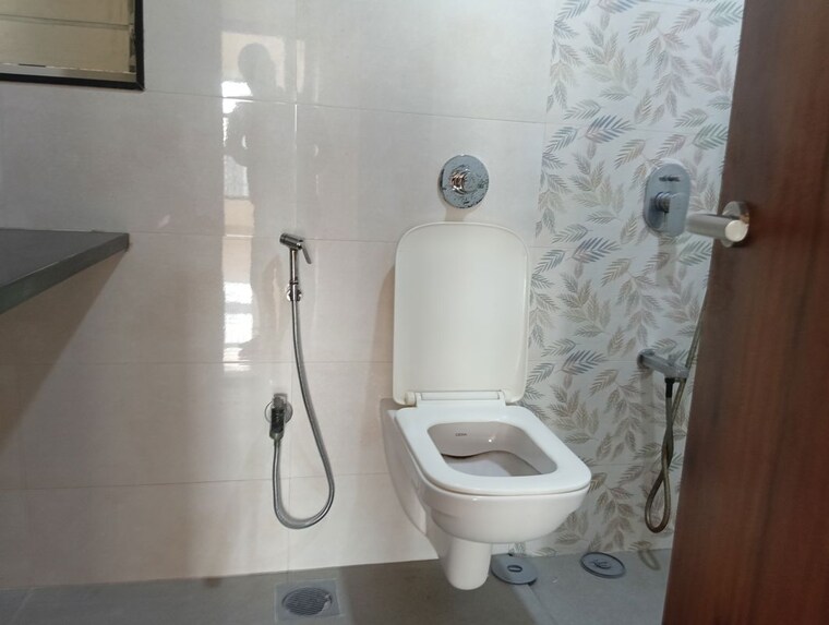 Bathroom, serenity-heights 3 Bedroom 1200 Sq.Ft. Apartment In Malad West Mumbai 10399748