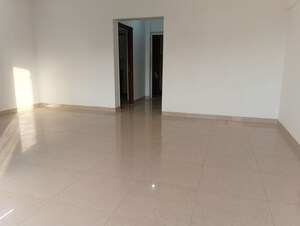 Room in 3 BHK Apartment at Serenity Heights, Malad West – for Rent