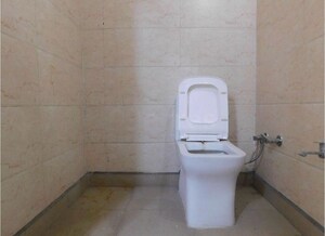 Bathroom in 2.5 BHK Builder Floor at Jawahar Nagar – for Rent