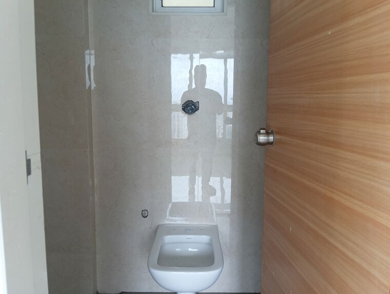 Bathroom, gurukrupa-marina-enclave 1 Bedroom 420 Sq.Ft. Apartment In Malad West Mumbai 10399764
