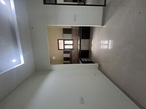 Room in 4 BHK Independent House at Eldeco City Arcade, Iim Road – for Sale