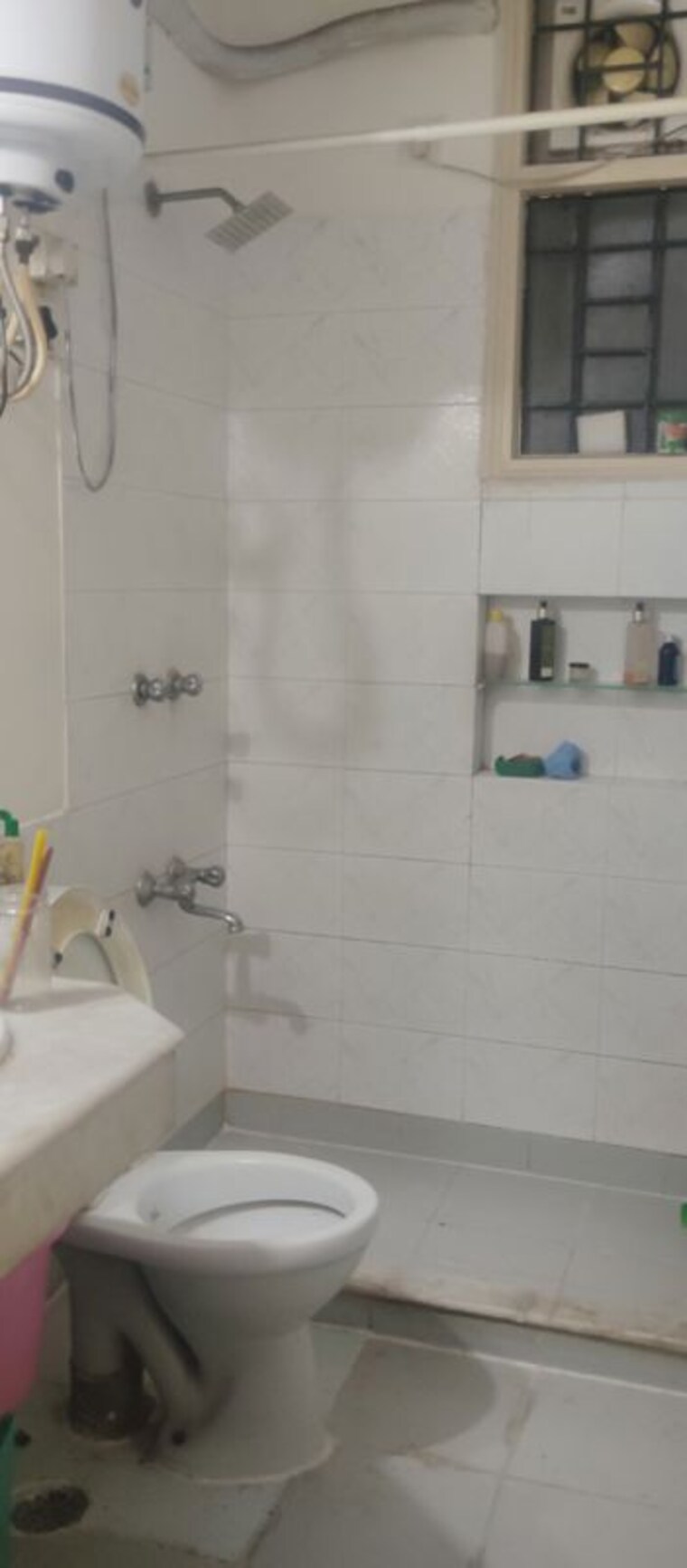 Bathroom, south city 2 3 Bedroom 1750 Sq.Ft. Builder Floor In South City 2 Gurgaon 10399775