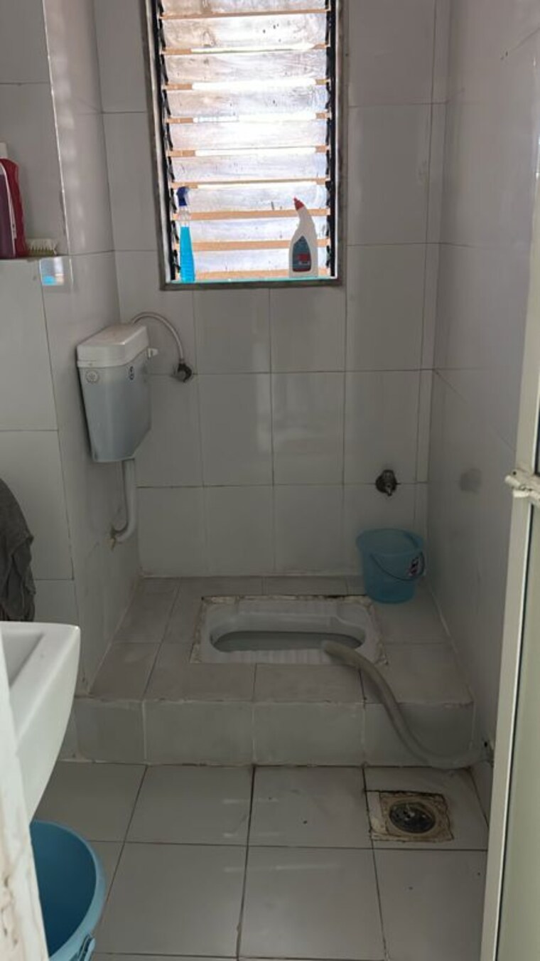Bathroom, unnathi-woods-phase-3 2 Bedroom 600 Sq.Ft. Apartment In Ghodbunder Road Thane 10399778