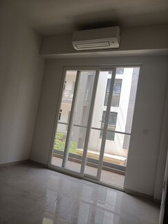 2.5 BHK + Study Room Apartment For Rent in Smart World Orchard