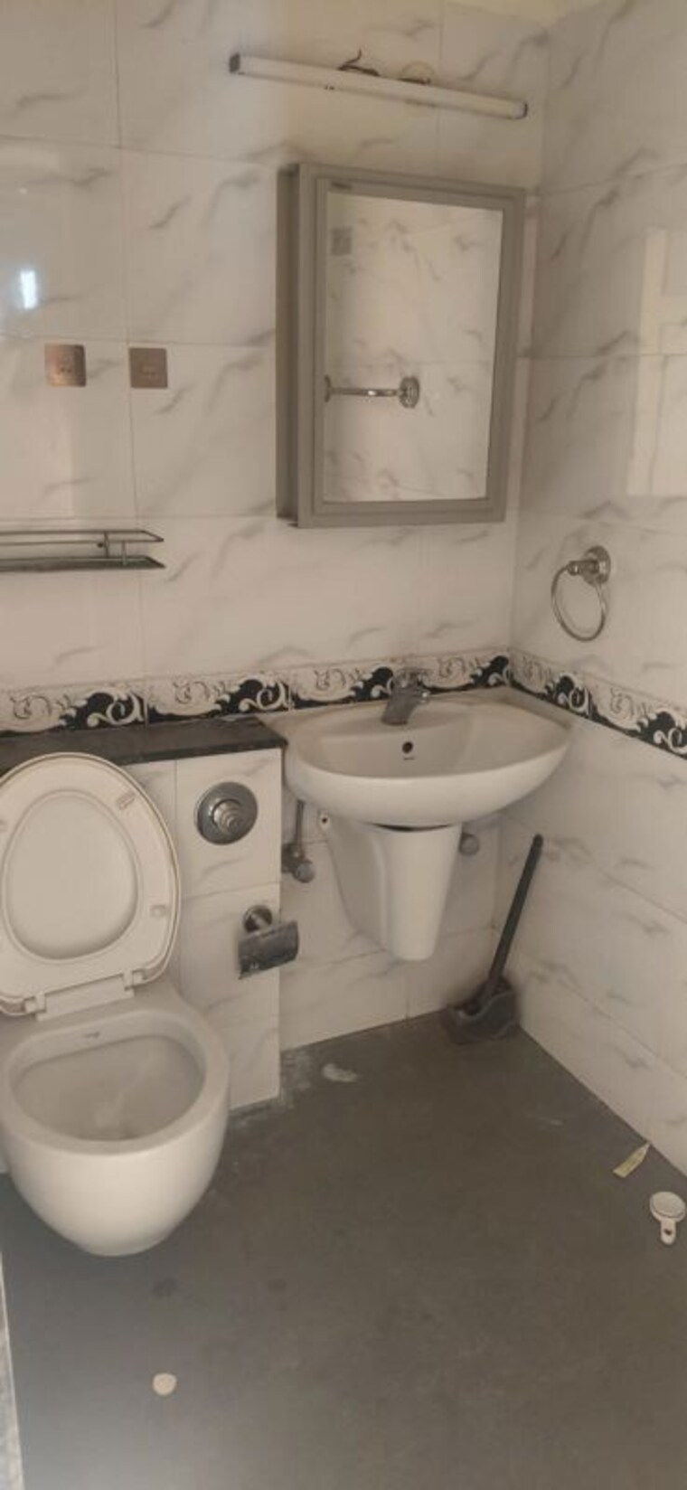 Bathroom, group-seven-rushi-heights 2 Bedroom 700 Sq.Ft. Apartment In Goregaon East Mumbai 10399786