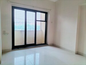 Room in 2 BHK Apartment at Group Seven Rushi Heights, Goregaon East – for Rent