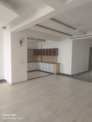 Room in 4 BHK Apartment at Varun C.G.H Society, Sector 52 – for Rent