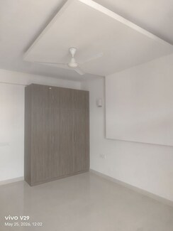 4 BHK + Servant Room Apartment For Rent in Varun C.G.H Society