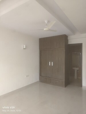 Room in 4 BHK Apartment at Varun C.G.H Society, Sector 52 – for Rent