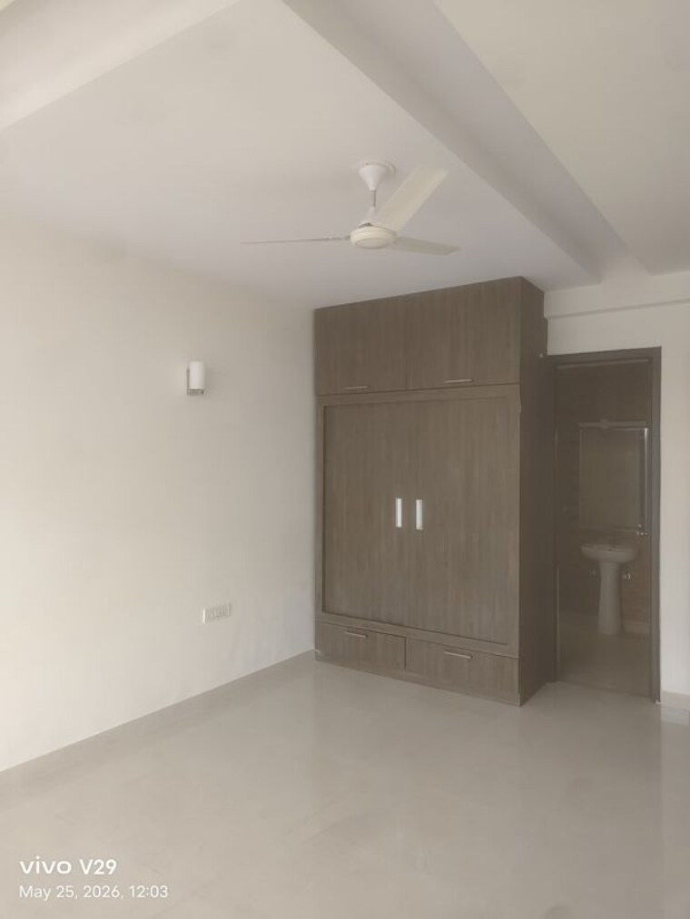 Room, varun-c-g-h-society 4 Bedroom 2900 Sq.Ft. Apartment In Sector 52 Gurgaon 10399814