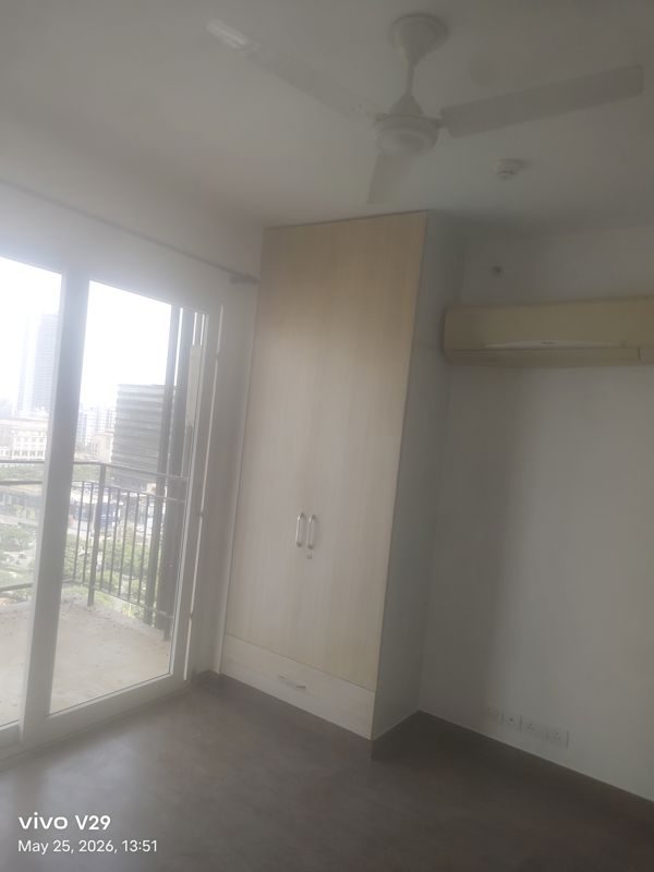 3 BHK + Servant Room 2000 Sq.Ft. Apartment in Conscient Heritage One