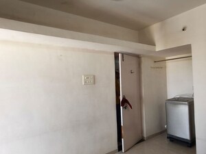 Room in 1 BHK Apartment at Akshay Center, Wakad – for Rent