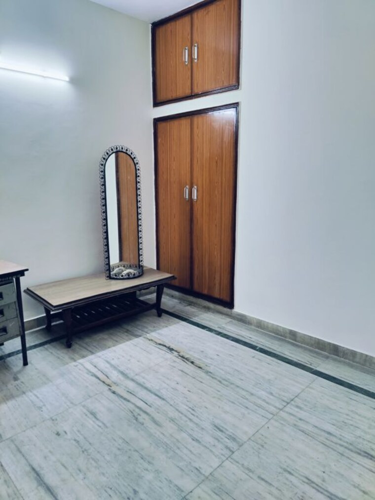 Room, shatabdi-vihar 2 Bedroom 950 Sq.Ft. Apartment In Sector 52 Noida 10399971