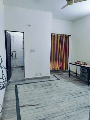 Room in 2 BHK Apartment at Shatabdi Vihar, Sector 52 – for Rent