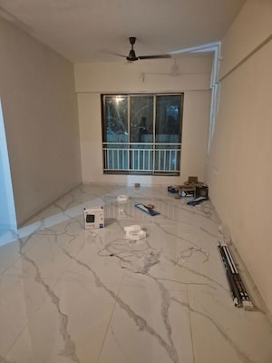 Room in 1.5 BHK Apartment at Darshan Inara, Prabhadevi – for Rent