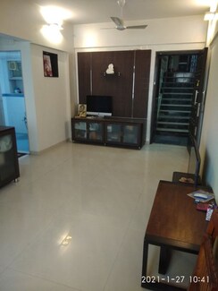 2 BHK + Extra Room Apartment For Rent in Seven Bunglow