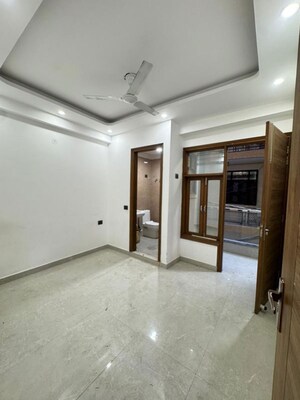 Room in 2 BHK Builder Floor at Chattarpur – for Rent