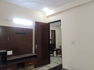 Room in 3 BHK Builder Floor at Sector 37 – for Rent