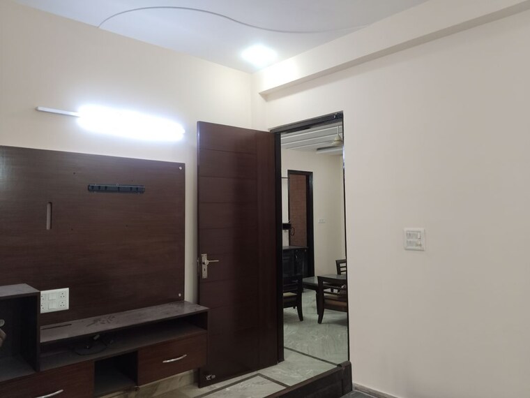 Room, sector 37 3 Bedroom 2250 Sq.Ft. Builder Floor In Sector 37 Faridabad 10400040