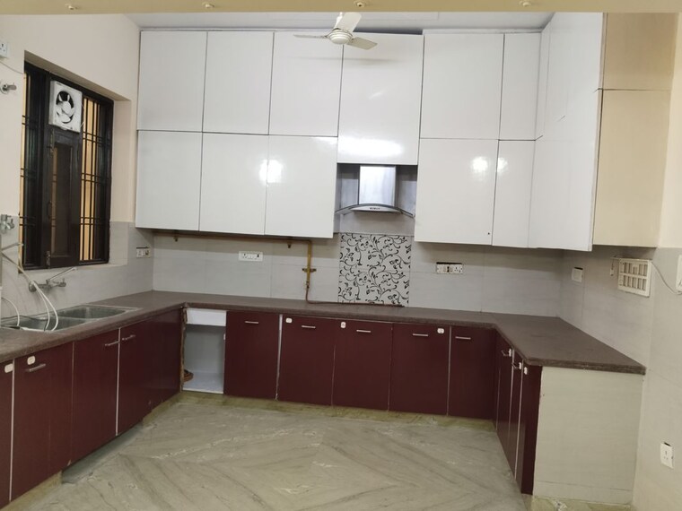 Kitchen, sector 37 3 Bedroom 2250 Sq.Ft. Builder Floor In Sector 37 Faridabad 10400040