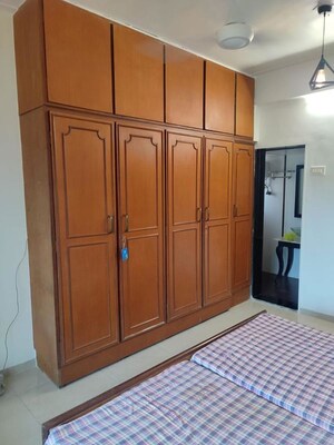 Bedroom in 2 BHK Apartment at Juhu – for Rent
