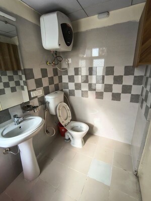 Team Area in 3 BHK Apartment at Gaur Atulyam, Omicron I Greater Noida – for Rent
