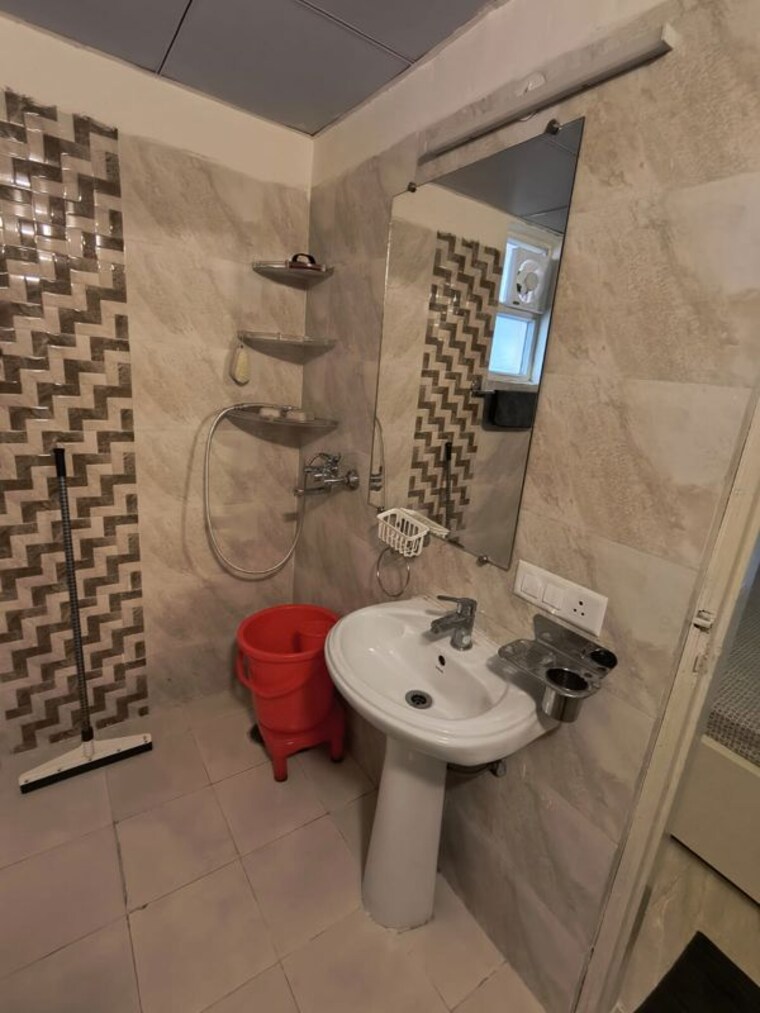 Bathroom, gaur-atulyam 3 Bedroom 1300 Sq.Ft. Apartment In Omicron I Greater Noida Greater Noida 10400060