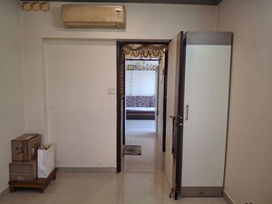 Room in 1 RK Apartment at Gundecha Greens, Kandivali East – for Sale