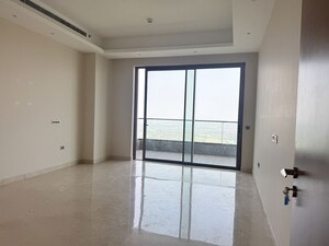 Room in 3 BHK Apartment at Kalpataru Vista, Sector 128 – for Rent