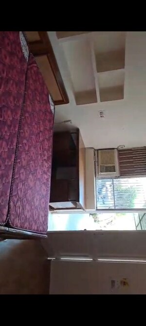 1 RK Builder Floor For Rent in Sector 37