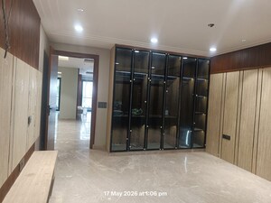 Room in 3 BHK Builder Floor at Unitech South City 1, South City 1 – for Sale
