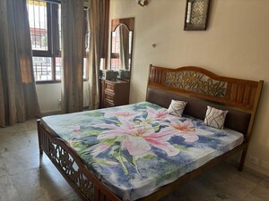 Bedroom in 4 BHK Builder Floor at Sector 50 – for Rent