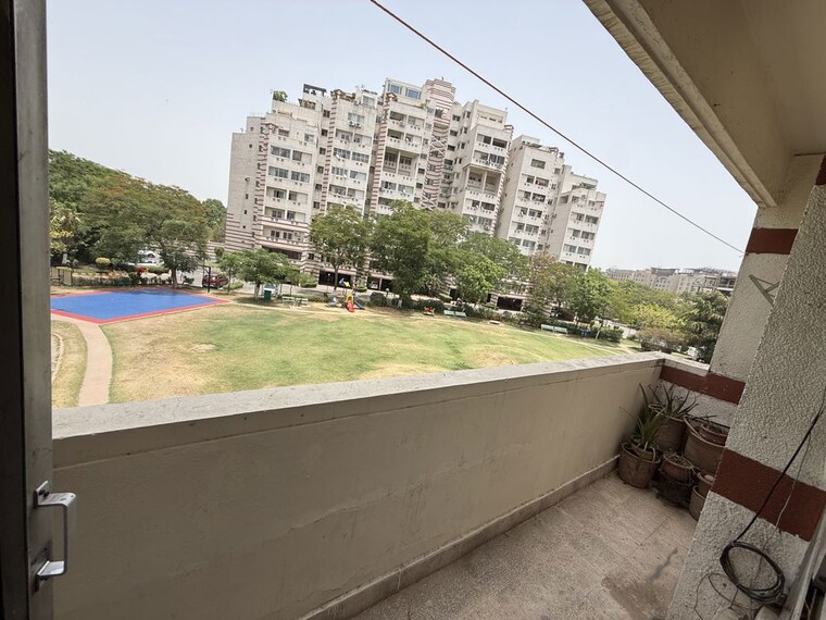 Balcony, unitech-rakshak 2 Bedroom 1100 Sq.Ft. Apartment In Sector 41 Gurgaon 10400142