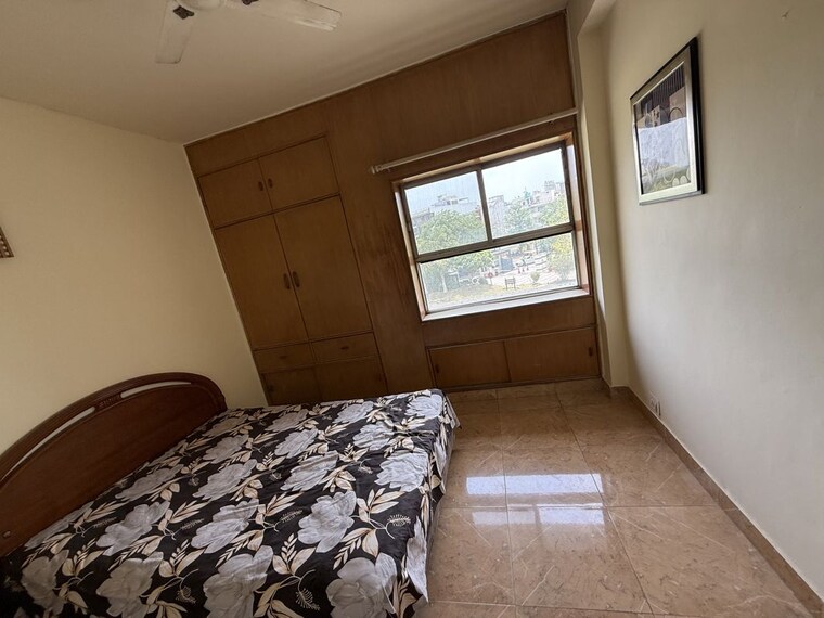  Parking, unitech-rakshak 2 Bedroom 1100 Sq.Ft. Apartment In Sector 41 Gurgaon 10400142