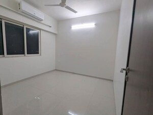 2 BHK Apartment For Rent in Omkar Signet, Malad East