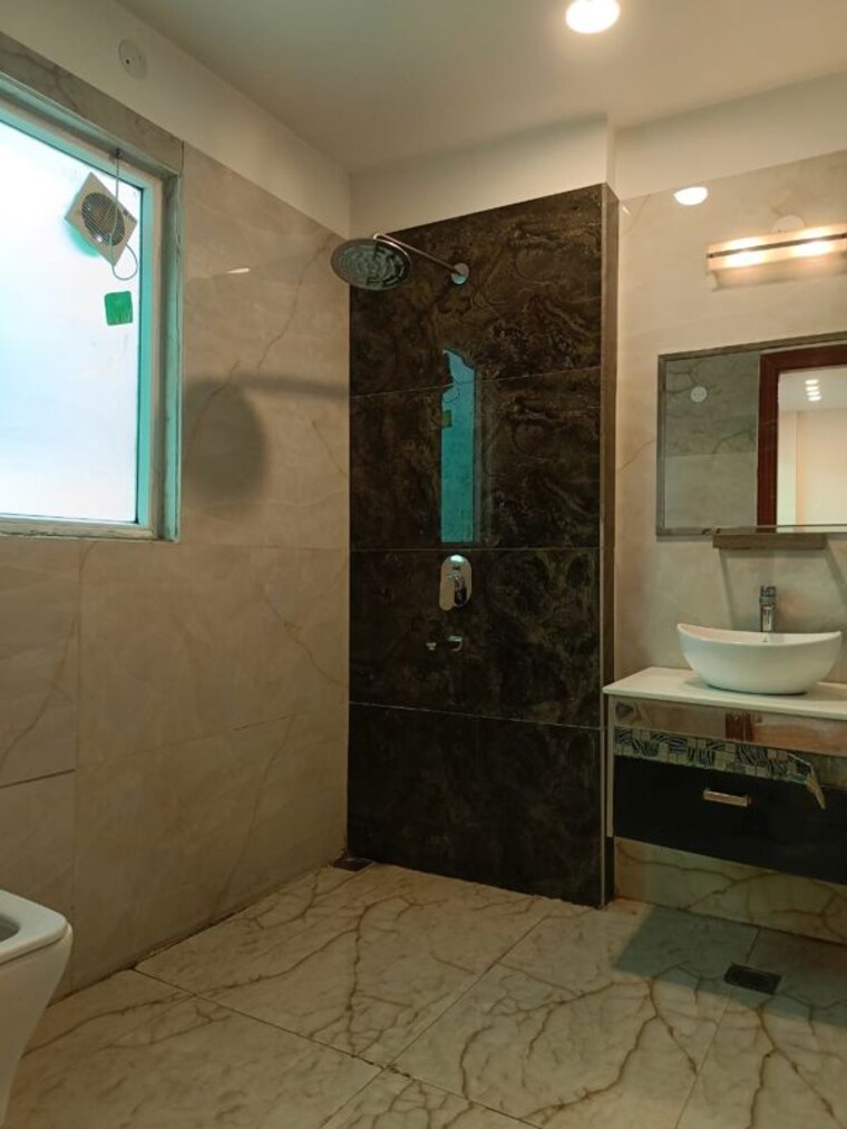 Bathroom, unitech-singleton-floors-south-city 3 Bedroom 240 Sq.Ft. Builder Floor In Sector 50 Gurgaon 10400183