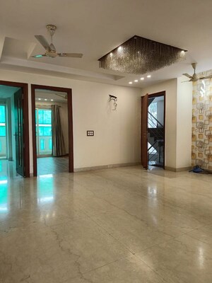 Room in 3 BHK Builder Floor at Unitech Singleton Floors South City, Sector 50 – for Sale
