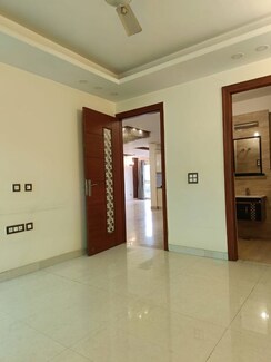 3 BHK +Builder Floor For Sale in Unitech Singleton Floors South City