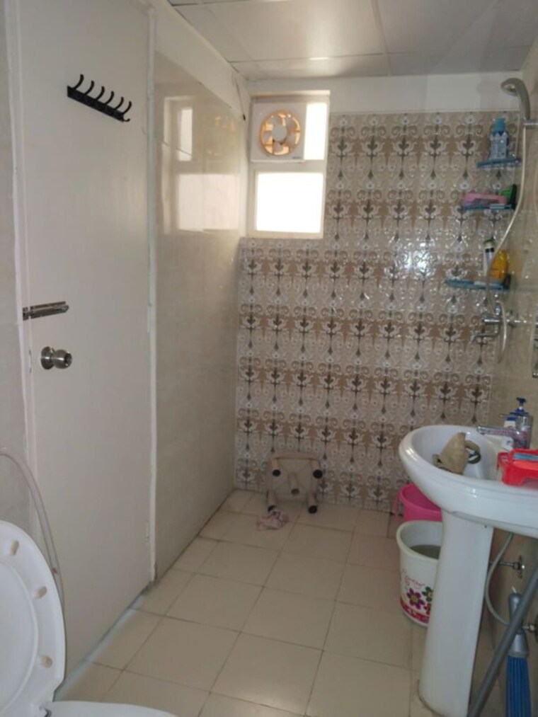 Bathroom, raj nagar extension 1 Bedroom 470 Sq.Ft. Builder Floor In Raj Nagar Extension Ghaziabad 10400194