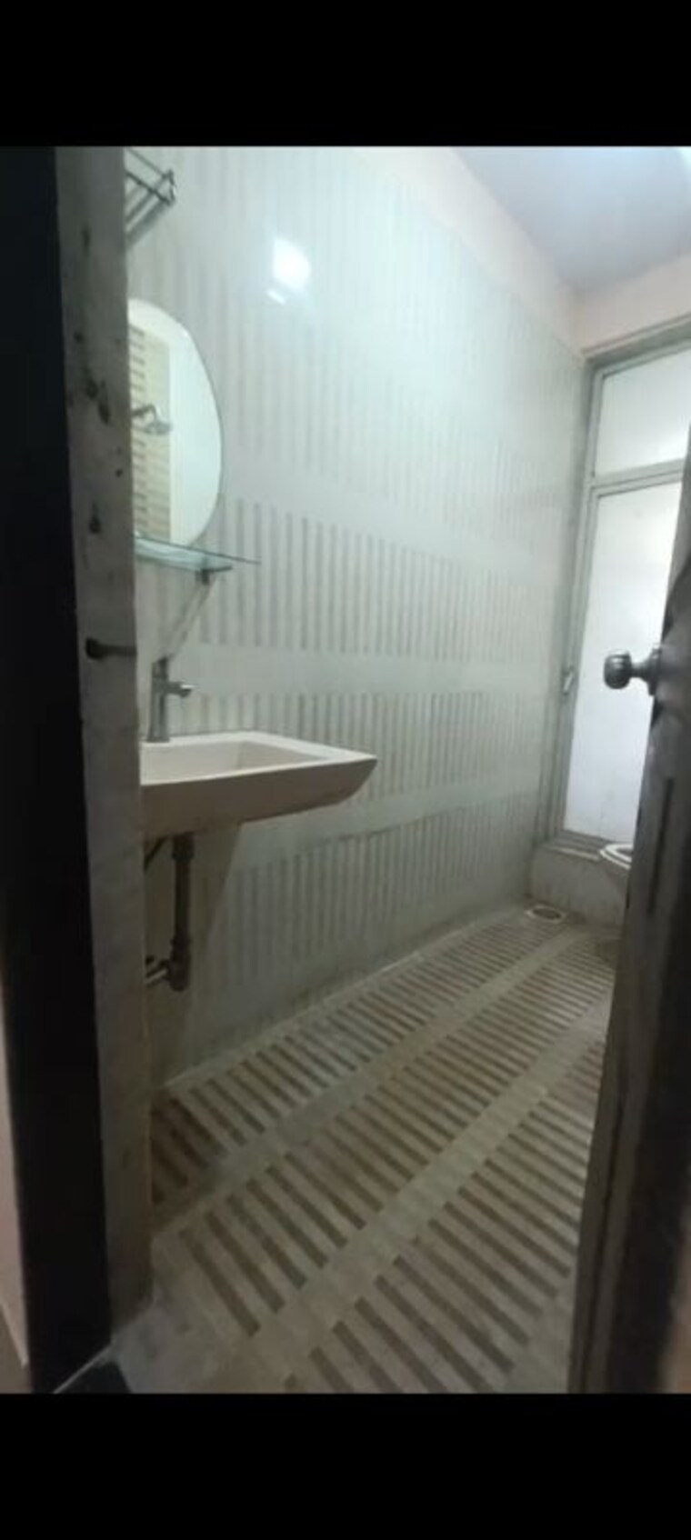 Bathroom, vakola 2 Bedroom 600 Sq.Ft. Apartment In Vakola Mumbai 10400206