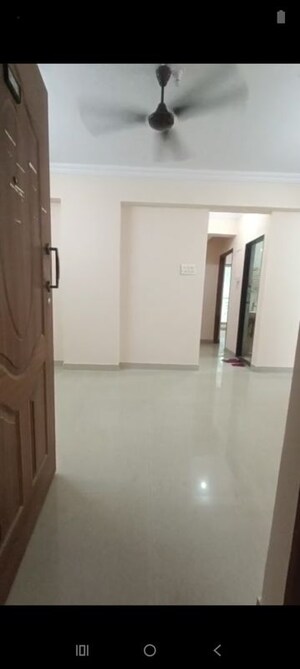 Room in 2 BHK Apartment at Vakola – for Rent