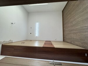 Room in 2.5 BHK Apartment at The Center Court Sports Residences, Sector 88a – for Rent