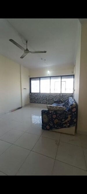Bedroom in 1 RK Apartment at Navyug CHS Santacruz East, Santacruz East – for Rent