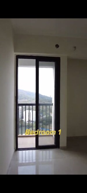 Room in 2 BHK Apartment at Damji Shamji Mahavir Spring Tulip Phase 1, Pokhran Road No Two – for Rent